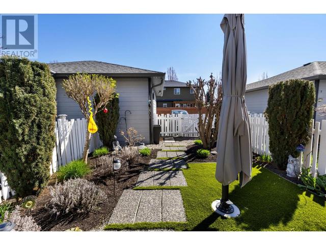 987 Laurier Avenue, House attached with 2 bedrooms, 3 bathrooms and 1 parking in Kelowna BC | Image 46