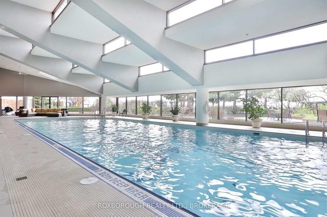 1318 - 55 Harbour Sq, Condo with 2 bedrooms, 2 bathrooms and 1 parking in Toronto ON | Image 22