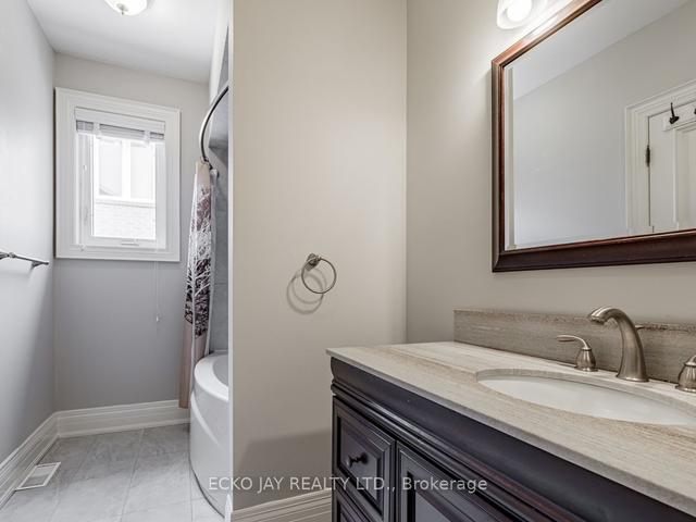 124 Laurentide Dr, House detached with 5 bedrooms, 6 bathrooms and 12 parking in Toronto ON | Image 13