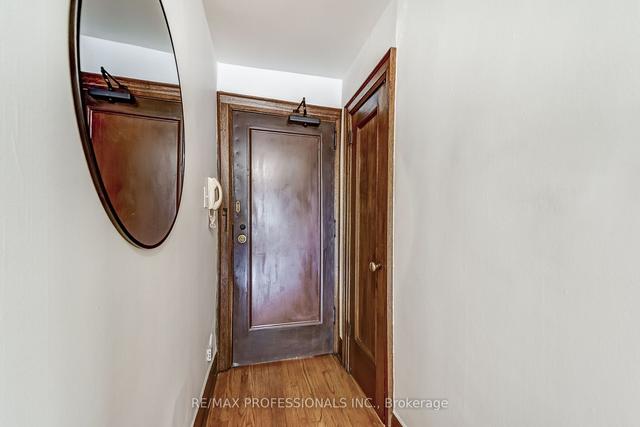 5 - 516 Riverside Dr, Condo with 2 bedrooms, 1 bathrooms and 1 parking in Toronto ON | Image 17
