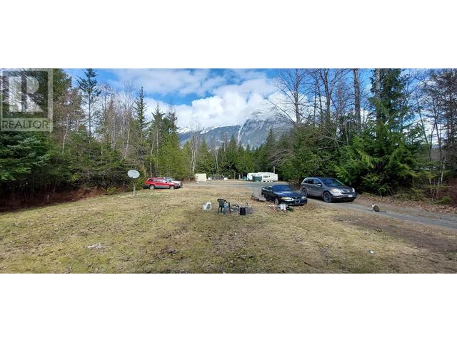 2637 Gibbs Road, House detached with 3 bedrooms, 1 bathrooms and null parking in Central Coast C BC | Image 5