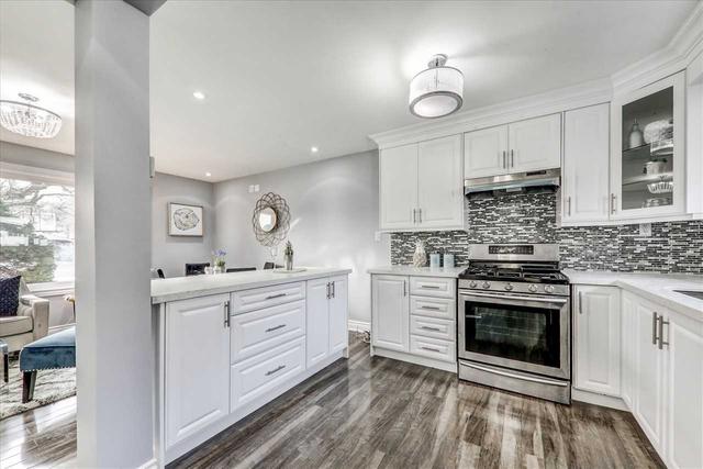 70 Sunderland Cres, House detached with 3 bedrooms, 3 bathrooms and 3 parking in Toronto ON | Image 2