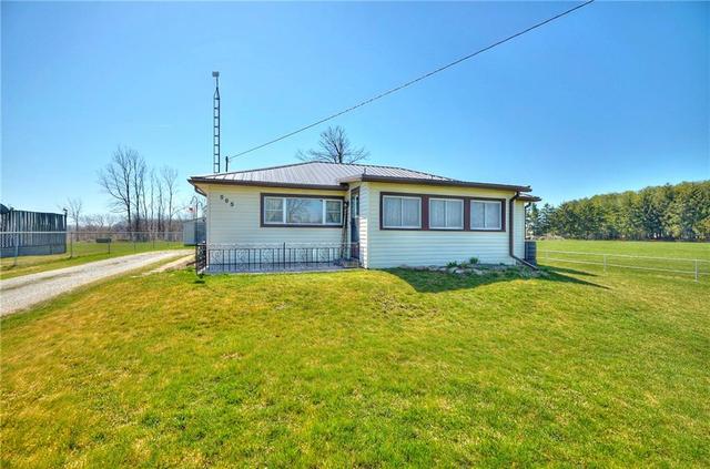 565 Rymer Road, House detached with 3 bedrooms, 1 bathrooms and 6 parking in Haldimand County ON | Image 3