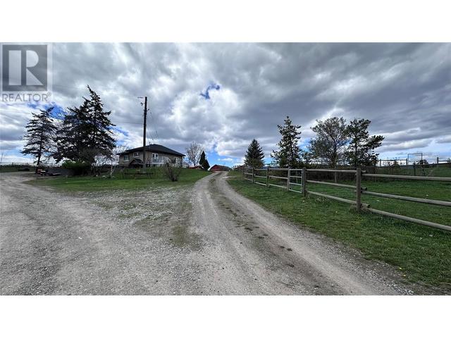 309 Hwy 97a Highway, House detached with 5 bedrooms, 2 bathrooms and 4 parking in Spallumcheen BC | Image 1