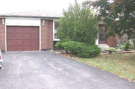 856 Cabot Tr, House detached with 3 bedrooms, 2 bathrooms and 4 parking in Milton ON | Image 9