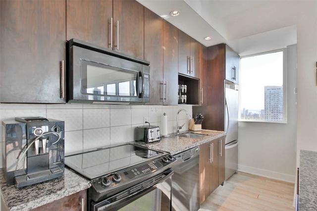 2506 - 28 Linden St, Condo with 2 bedrooms, 2 bathrooms and 1 parking in Toronto ON | Image 9