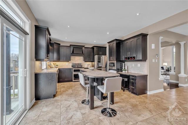 69 Chanonhouse Drive, House detached with 5 bedrooms, 4 bathrooms and 6 parking in Ottawa ON | Image 11