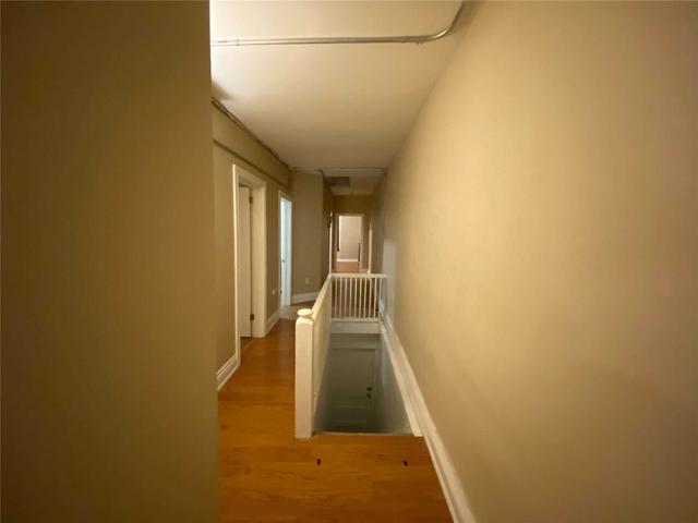 3rd fl - 416 Bloor St W, House other with 4 bedrooms, 0 bathrooms and 0 parking in Toronto ON | Image 3