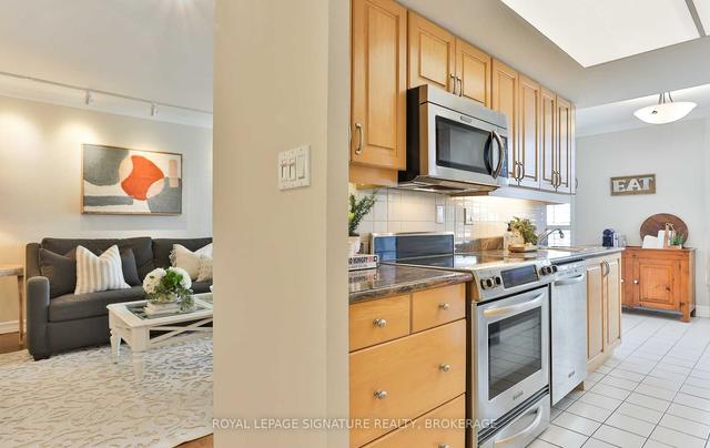 1706 - 30 Holly St, Condo with 2 bedrooms, 2 bathrooms and 1 parking in Toronto ON | Image 4