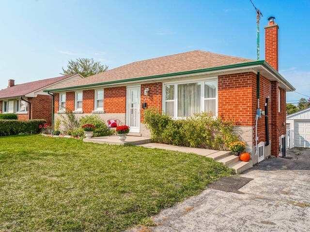 674 Danforth Rd, House detached with 3 bedrooms, 2 bathrooms and 5 parking in Toronto ON | Image 1