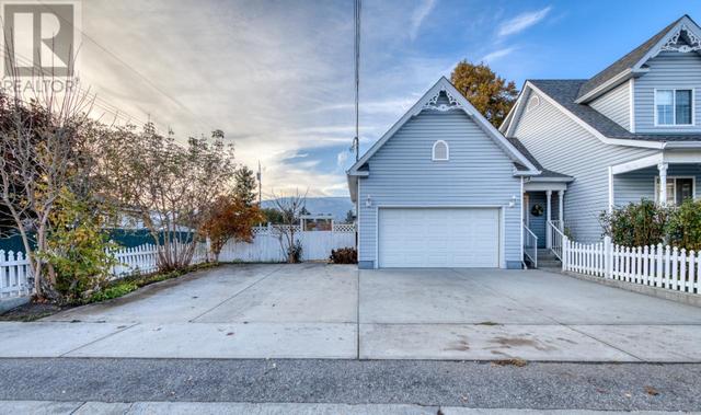 935 Argyle Street, House detached with 6 bedrooms, 5 bathrooms and null parking in Penticton BC | Image 39