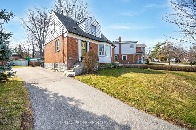 21 Kentroyal Dr, House detached with 3 bedrooms, 2 bathrooms and 5 parking in Toronto ON | Image 34