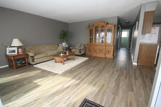 5317 42 Avenue, House detached with 4 bedrooms, 2 bathrooms and 5 parking in Taber MD AB | Image 6