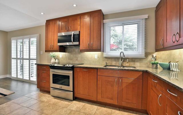 2199 Council Ring Rd, House detached with 3 bedrooms, 2 bathrooms and 3 parking in Mississauga ON | Image 4