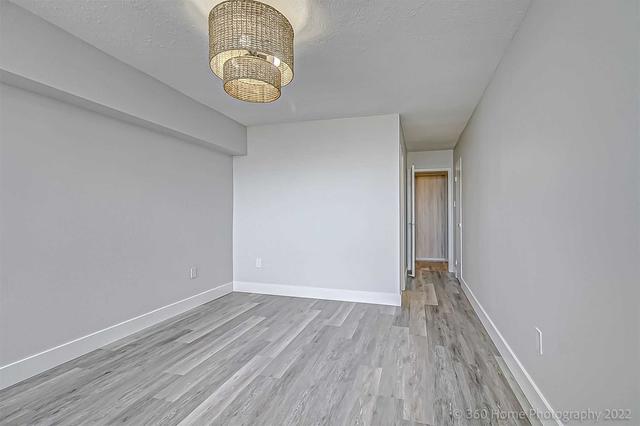 2308 - 3100 Kirwin Ave, Condo with 3 bedrooms, 2 bathrooms and 2 parking in Mississauga ON | Image 17