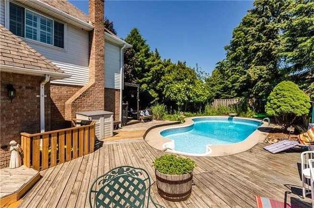 387 Melanie Cres, House detached with 4 bedrooms, 3 bathrooms and 6 parking in Hamilton ON | Image 9