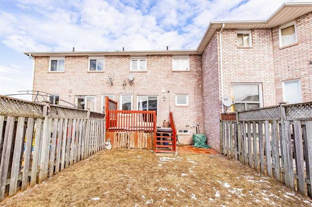 5 Tawn Cres, House attached with 3 bedrooms, 3 bathrooms and 3 parking in Ajax ON | Image 33