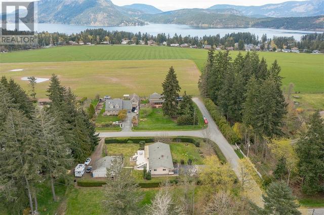 4396 Sears Rd, House detached with 4 bedrooms, 3 bathrooms and 4 parking in Cowichan Valley D BC | Image 4