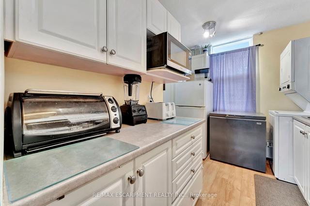 137 - 350 Quigley Rd, Condo with 3 bedrooms, 1 bathrooms and 1 parking in Hamilton ON | Image 5