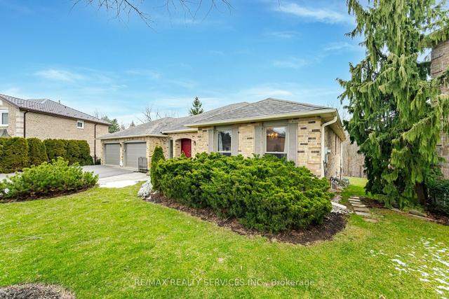 12 Mohan Crt, House detached with 3 bedrooms, 3 bathrooms and 9 parking in Brampton ON | Image 34