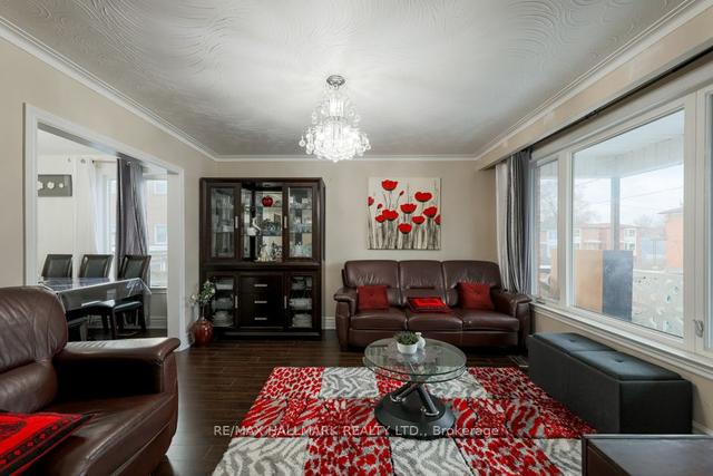 35 Medford Ave, House detached with 3 bedrooms, 3 bathrooms and 5.5 parking in Toronto ON | Image 12