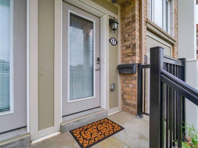 250 Sunny Meadow Blvd, Townhouse with 2 bedrooms, 3 bathrooms and 1 parking in Brampton ON | Image 1