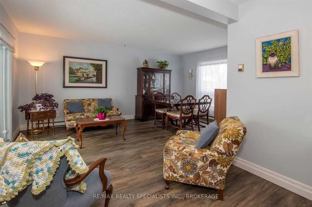 23 Homer Sq, House detached with 3 bedrooms, 1 bathrooms and 2 parking in Brampton ON | Image 4