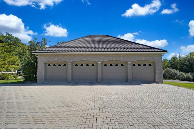 25 Country Heights Dr, House detached with 4 bedrooms, 4 bathrooms and 16 parking in Richmond Hill ON | Image 37