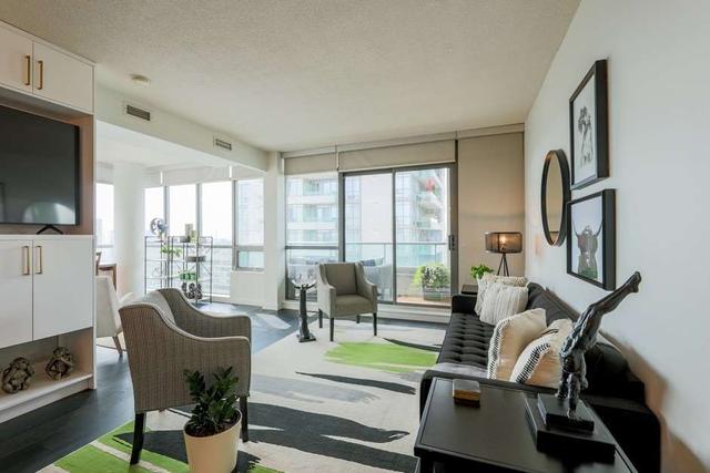 1706 - 285 Mutual St, Condo with 2 bedrooms, 1 bathrooms and 1 parking in Toronto ON | Image 9