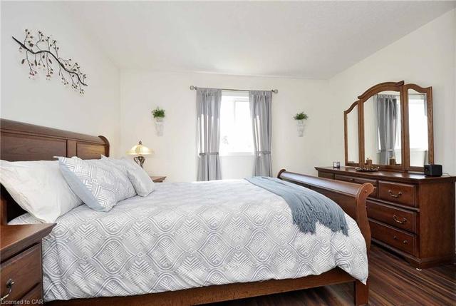 125 Edgemere Drive, House semidetached with 4 bedrooms, 2 bathrooms and 3 parking in Cambridge ON | Image 17