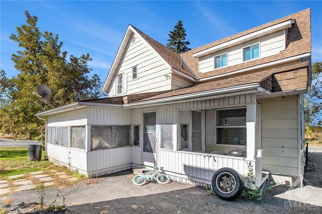 15568 County Rd 18 Road, House detached with 4 bedrooms, 2 bathrooms and 5 parking in South Stormont ON | Image 23