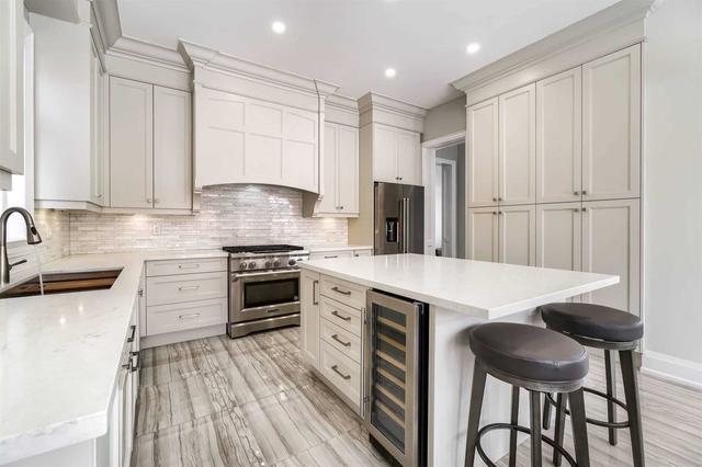 924 Gablehurst Cres, House detached with 4 bedrooms, 7 bathrooms and 4 parking in Pickering ON | Image 2