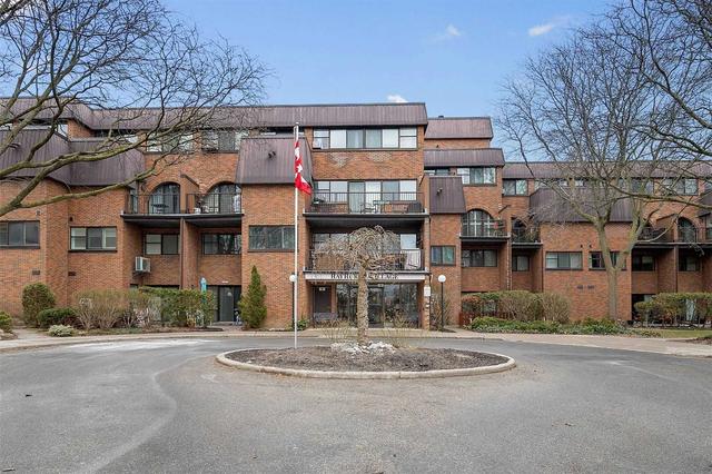 313 - 36 Hayhurst Rd, Condo with 2 bedrooms, 2 bathrooms and 1 parking in Brantford ON | Image 1
