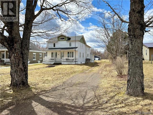 77 Rue Carleton, House detached with 6 bedrooms, 1 bathrooms and null parking in Rogersville NB | Image 2