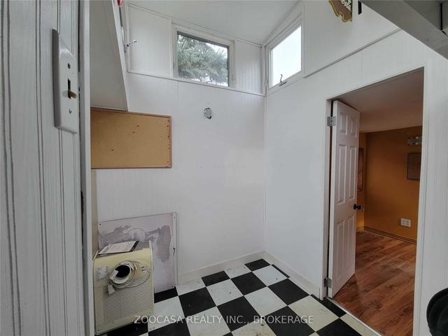 caboose - 43 Main St E, House detached with 0 bedrooms, 0 bathrooms and 1 parking in Milton ON | Image 18
