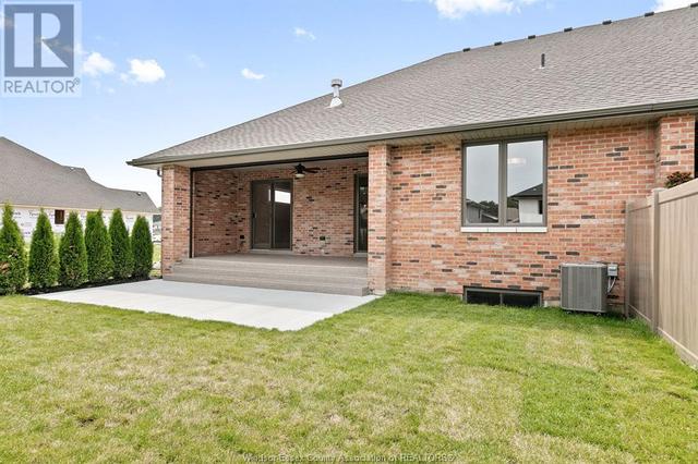 928 St. Jude Court, House semidetached with 2 bedrooms, 2 bathrooms and null parking in Windsor ON | Image 37