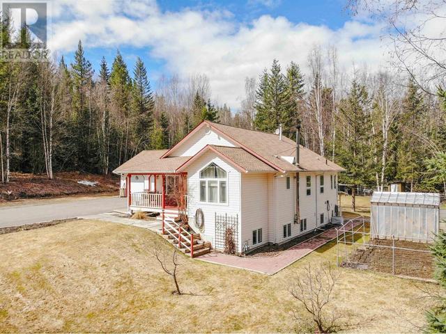 1909 Backer Road, House detached with 4 bedrooms, 3 bathrooms and null parking in Cariboo B BC | Image 24