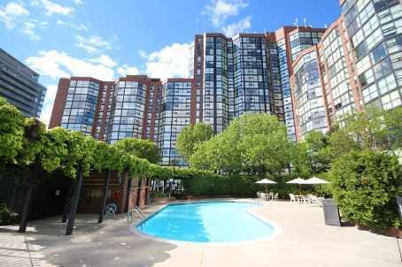 1012 - 725 King St W, Condo with 2 bedrooms, 1 bathrooms and 1 parking in Toronto ON | Image 1