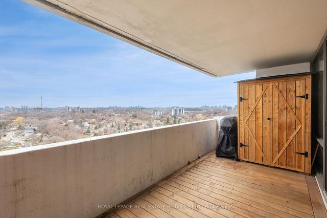 1910 - 250 Scarlett Rd, Condo with 3 bedrooms, 2 bathrooms and 1 parking in Toronto ON | Image 35
