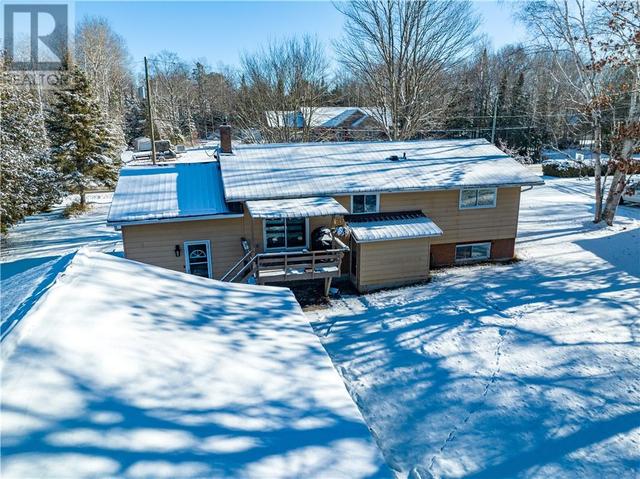 6 Woodlawn Drive, House detached with 3 bedrooms, 2 bathrooms and null parking in Blind River ON | Image 3