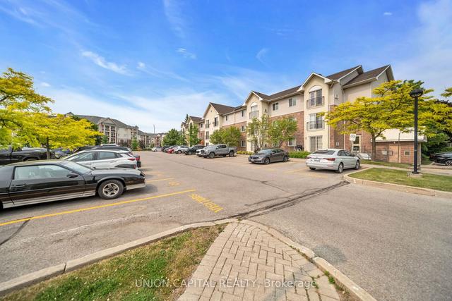 301 - 83 Aspen Springs Dr, Condo with 2 bedrooms, 1 bathrooms and 1 parking in Clarington ON | Image 10