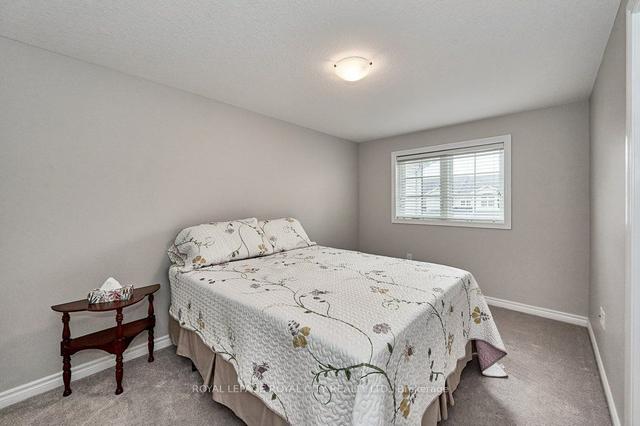 93 Mussen St, House attached with 3 bedrooms, 3 bathrooms and 3 parking in Guelph ON | Image 11
