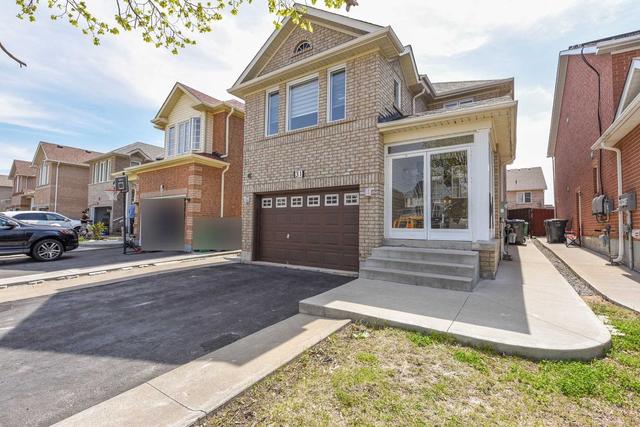 31 Lennon Tr, House detached with 4 bedrooms, 5 bathrooms and 5 parking in Brampton ON | Image 1