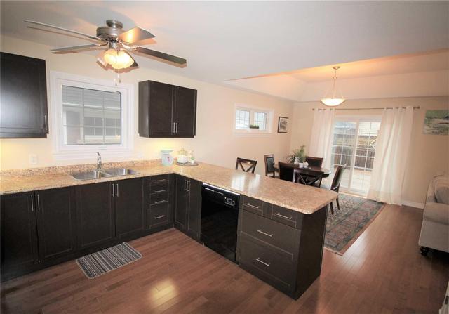 54 Gee Cres, House detached with 2 bedrooms, 2 bathrooms and 2 parking in Kawartha Lakes ON | Image 5