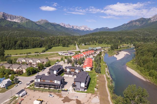 303 - 800 Riverside Way, House attached with 3 bedrooms, 3 bathrooms and 2 parking in Fernie BC | Image 16