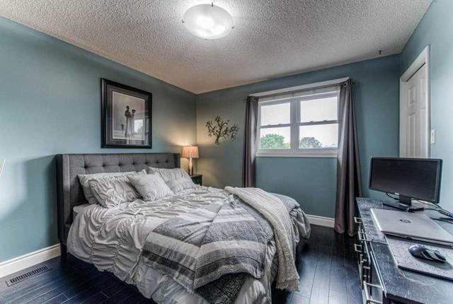 54 Garden Cres, House detached with 3 bedrooms, 3 bathrooms and 6 parking in Brant ON | Image 21