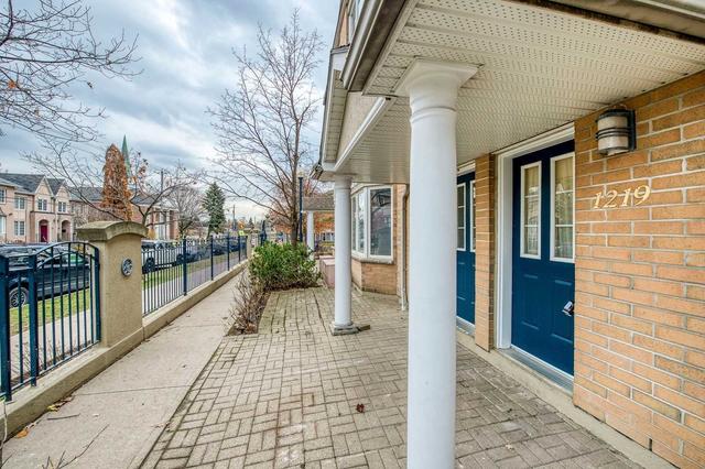 1219 - 28 Sommerset Way, Townhouse with 3 bedrooms, 3 bathrooms and 2 parking in Toronto ON | Image 23