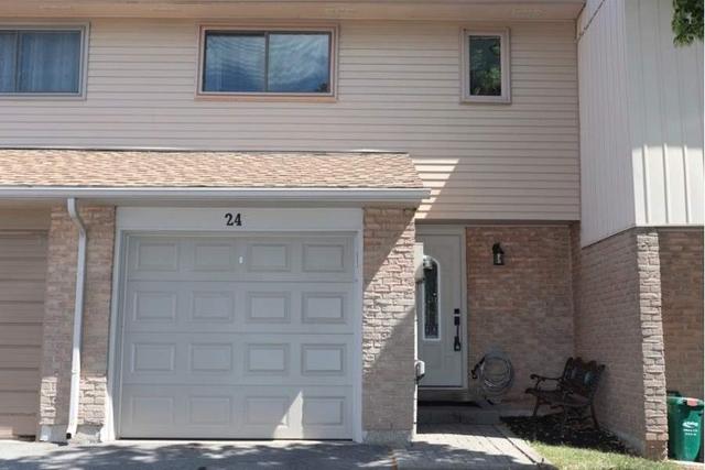 24 - 1528 Lancaster Dr, Townhouse with 3 bedrooms, 2 bathrooms and 2 parking in Oakville ON | Image 1