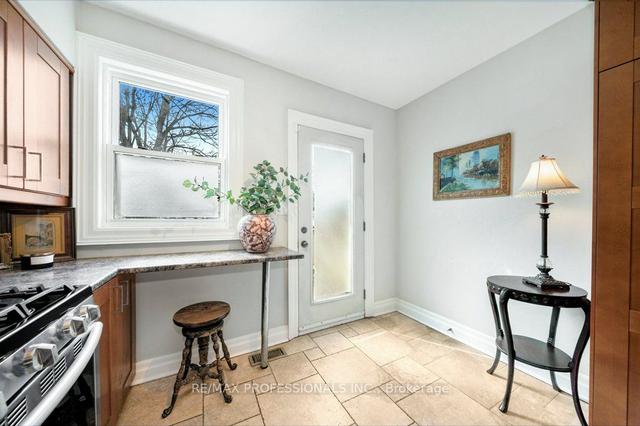 622 Brock Ave, House semidetached with 3 bedrooms, 2 bathrooms and 2 parking in Toronto ON | Image 10