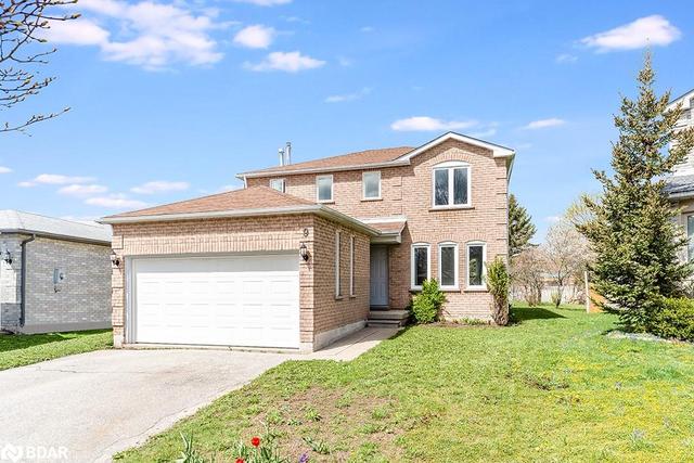 9 Wiseman Court, House detached with 3 bedrooms, 2 bathrooms and 6 parking in Barrie ON | Image 2